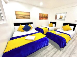 WiFi - 2 Bedrooms Ground floor House, Garden, Parking (Greater London)