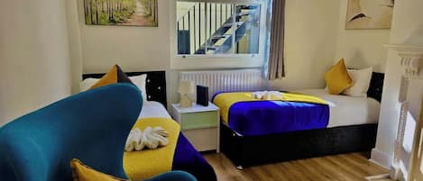 2 bedrooms, iron/ironing board, WiFi