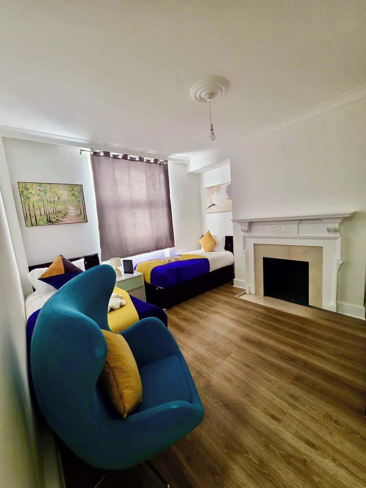 2 bedrooms, iron/ironing board, WiFi
