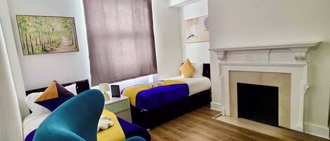 2 bedrooms, iron/ironing board, WiFi