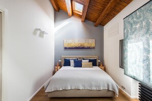 2 bedrooms, desk, free WiFi, bed sheets - The Tomato Factory House: A Green Oasis in Palermo (PALERMO)