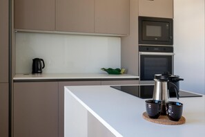 Microwave, oven, stovetop, dishwasher - Oretea apartment (PALERMO)