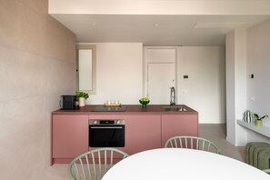 Microwave, oven, stovetop, spices - Capo Market View Luxury Apartment (PALERMO)