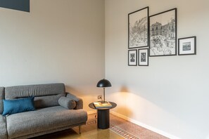 TV - Parlatore design apartment (PALERMO)