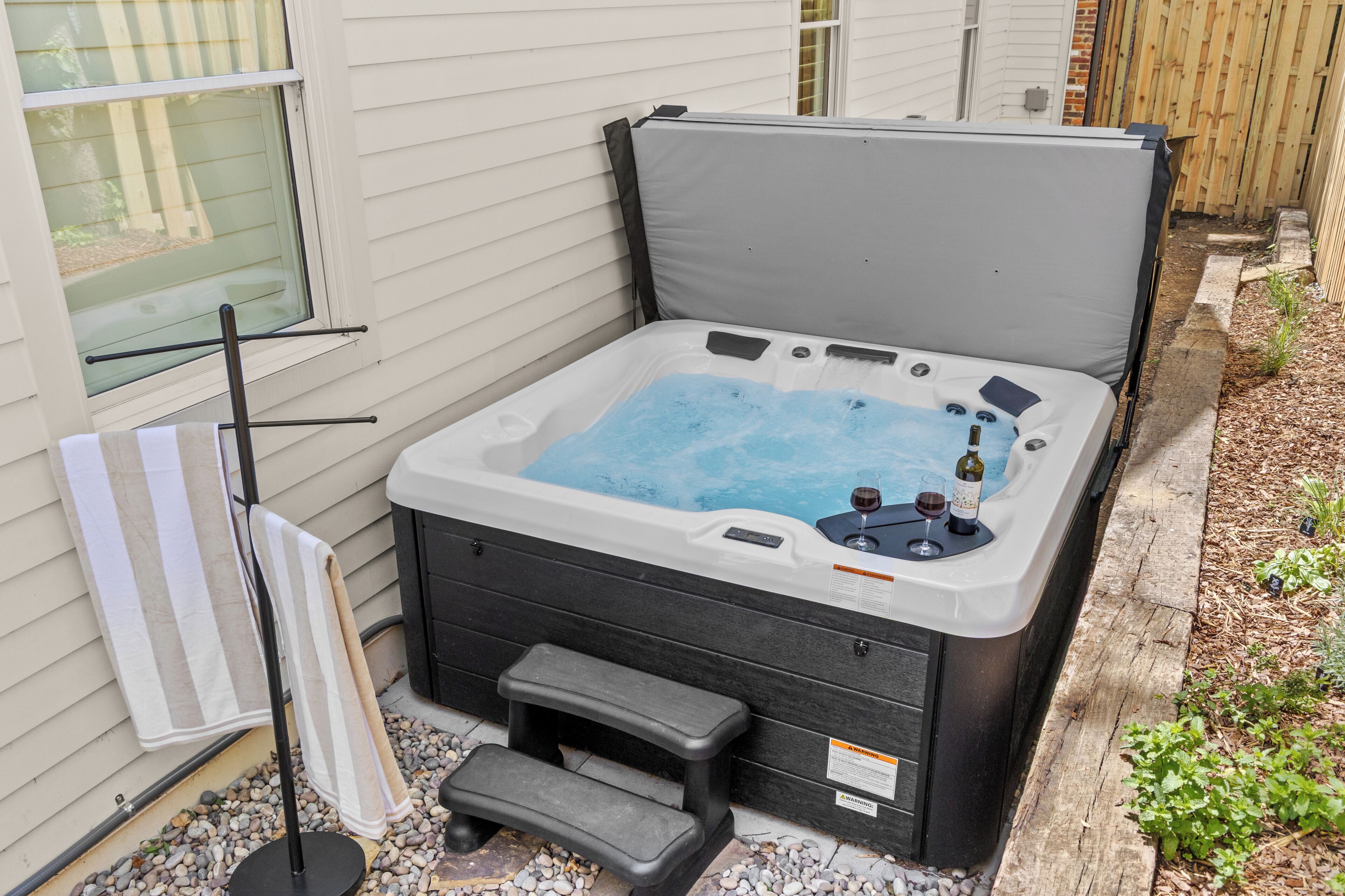 Outdoor spa tub