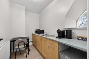 Suite | Shared kitchen - Sanctuary Hotel (Aberdeen)