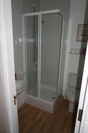 Kamar Twin Standar | Kamar mandi