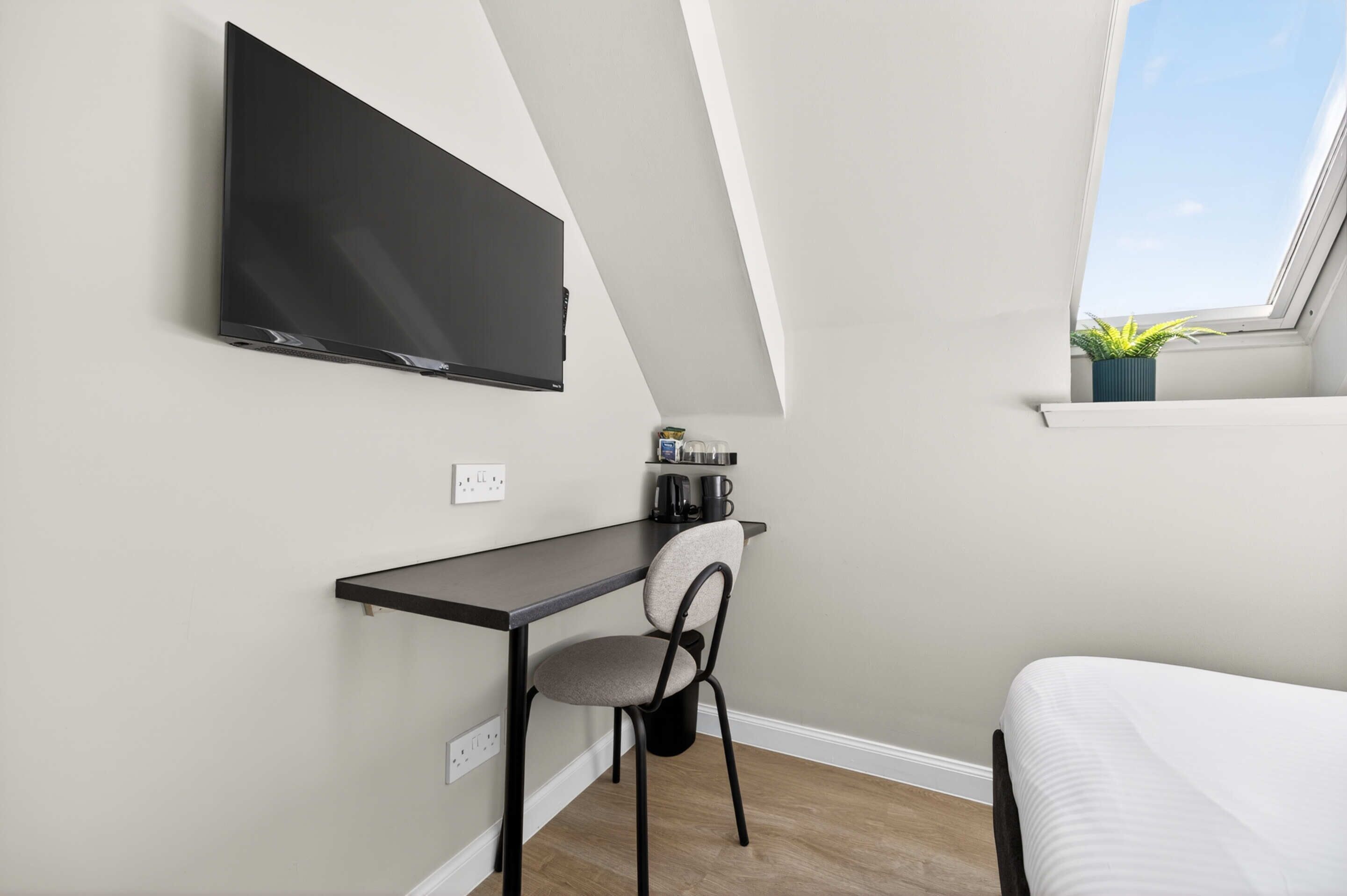 Deluxe Double Room | Blackout curtains, free WiFi