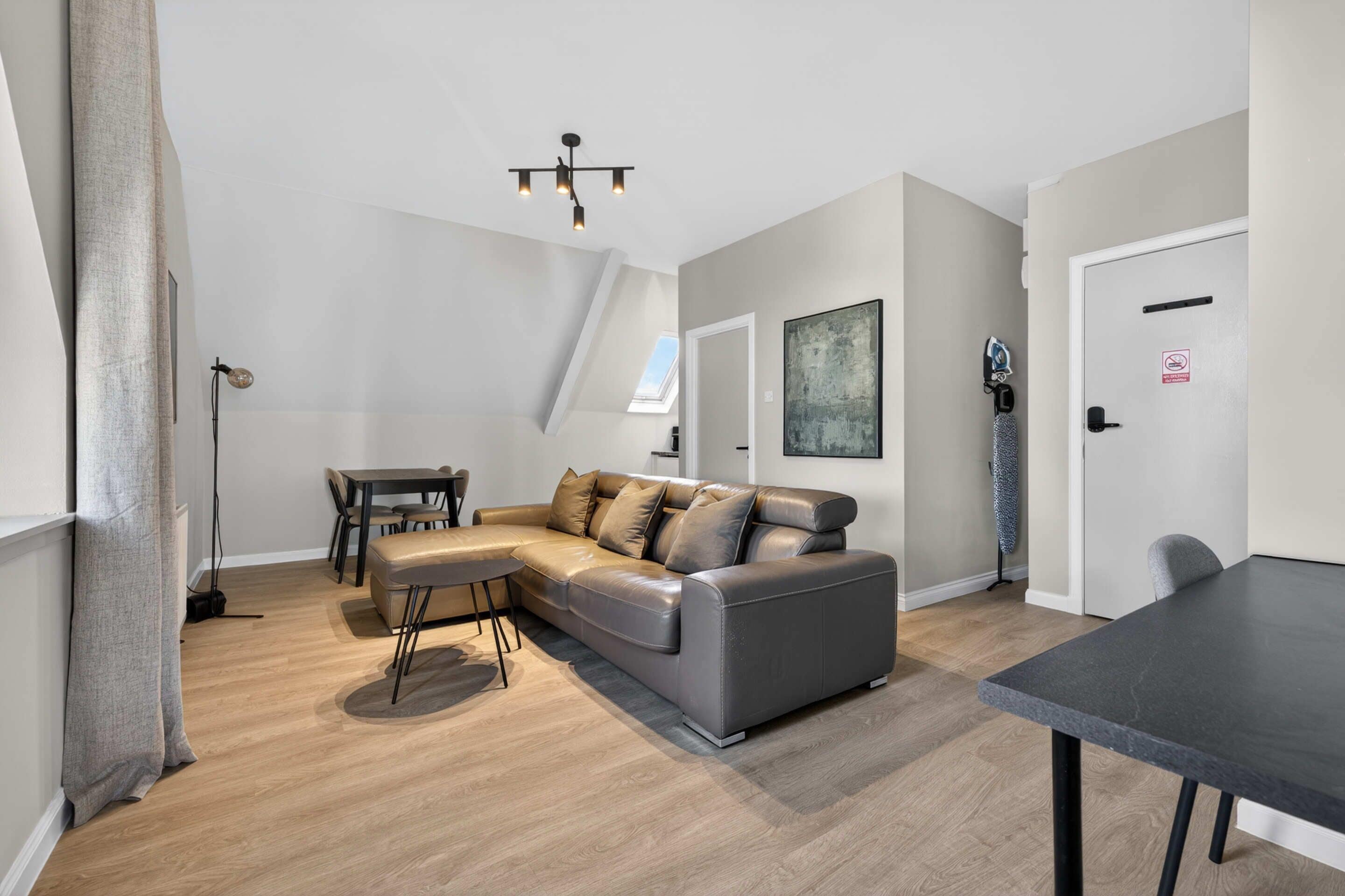 Suite | Blackout drapes, WiFi (free)