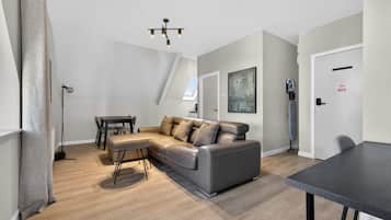 Suite | Blackout drapes, WiFi (free)