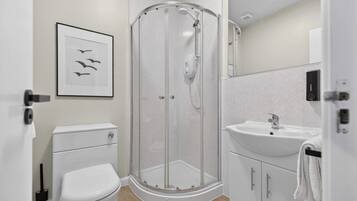 Deluxe Double Room | Bathroom