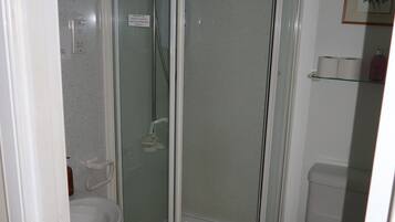 Standard Twin Room | Bathroom