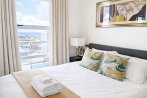 2 slaapkamers, een strijkplank/strijkijzer, internet, beddengoed