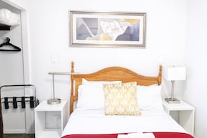 2 bedrooms, iron/ironing board, Internet, bed sheets - 2BD Penthouse in the Heart of Auckland CBD (Auckland)