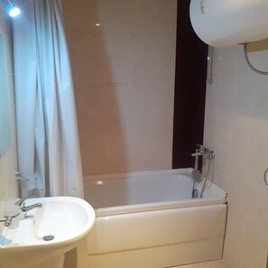 Bathroom - Superb Spacious 3-bedroom apartment with AC in Central Sunny Beach (Chaika, Sunny Beach)