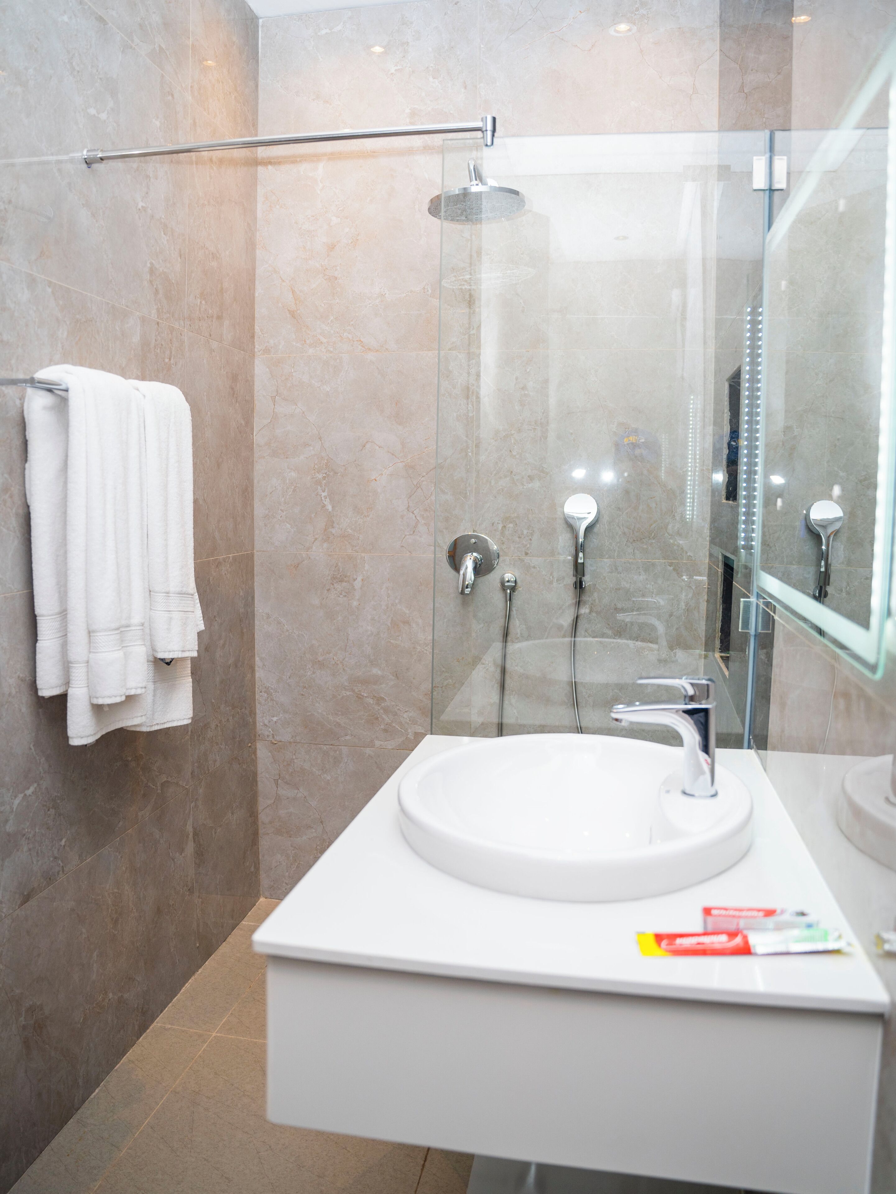 Standard Double Room | Bathroom | Slippers