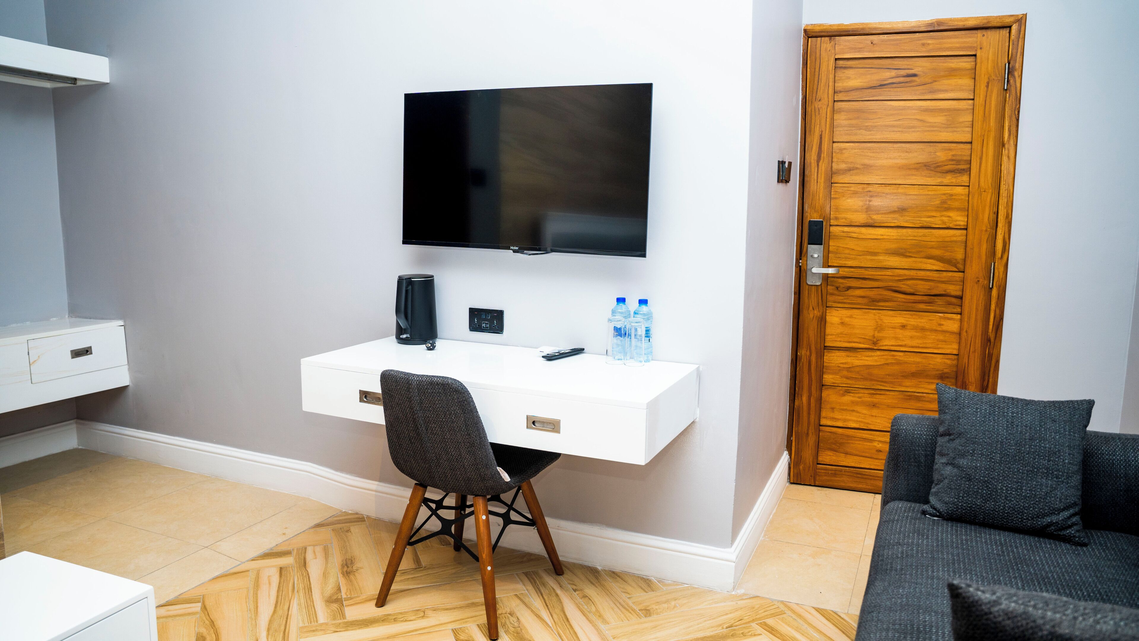 Phòng đôi Deluxe, quang cảnh hồ bơi | Khu phòng khách