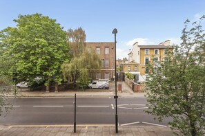 Exterior - Modern 1 bedroom flat in Highbury • Fast access to central London • 5min to Tube (London)