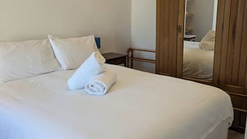 2 bedrooms, individually decorated, individually furnished, free WiFi