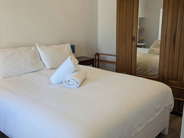 2 bedrooms, individually decorated, individually furnished, free WiFi