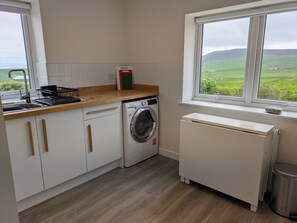 Rentaplats i utensilis de cuina, vaixella i coberteria 