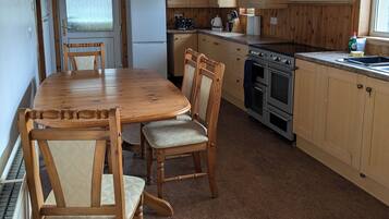 Dishwasher, cookware/dishes/utensils