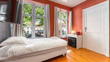 1 bedroom, free WiFi, bed sheets