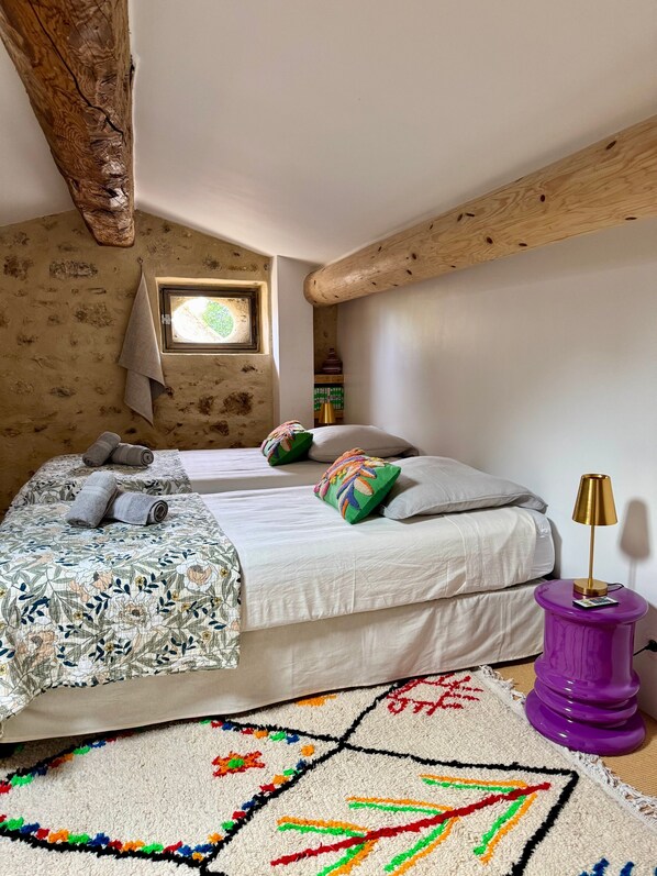 3 chambres, fer et planche à repasser, Wi-Fi, literie fournie