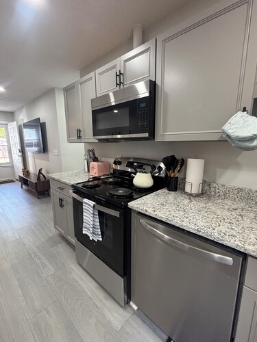 2-bedroom/2B townhome in tranquil Florence