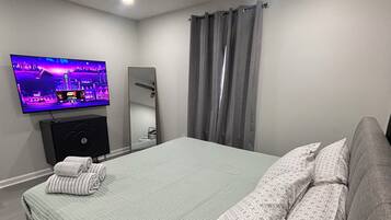 2 bedrooms, desk, iron/ironing board, free WiFi