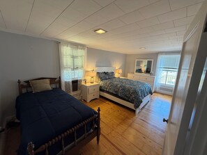 3 bedrooms, WiFi, bed sheets - Spacious Home with fenced in yard, close to everything, great for families (Rutherfordton)