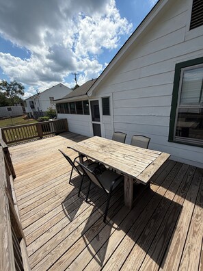 Outdoor dining - Spacious Home with fenced in yard, close to everything, great for families (Rutherfordton)