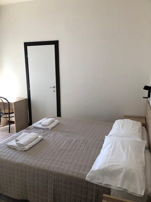 Coffres-forts dans les chambres, bureau, rideaux occultants