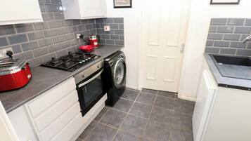 Cookware/dishes/utensils