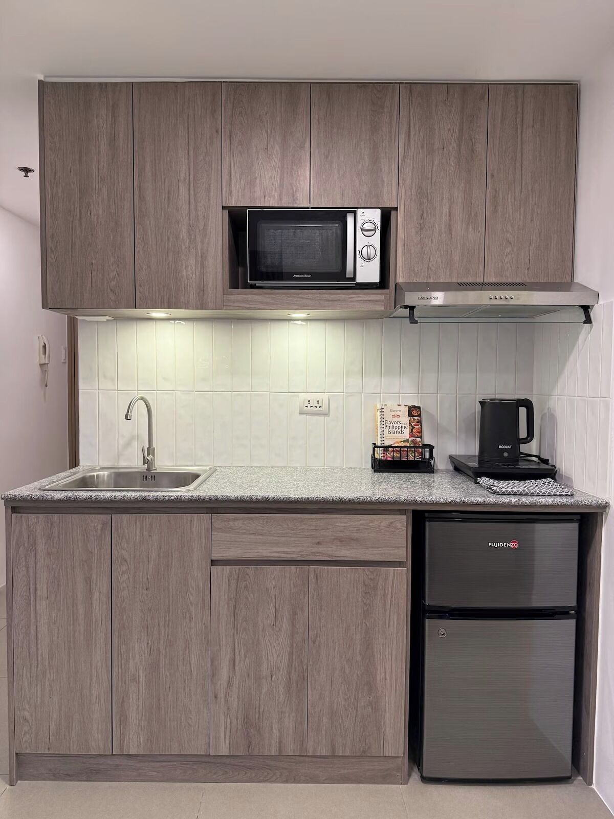 Fridge, microwave, coffee/tea maker, electric kettle