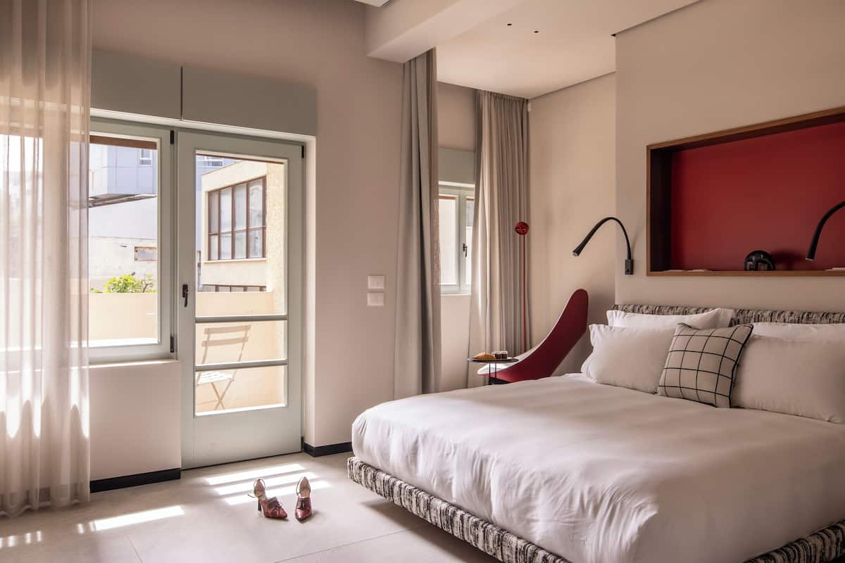Apartament de luxe, vistes a la platja | Llençols de cotó egipci, roba de llit d'alta qualitat i escriptori