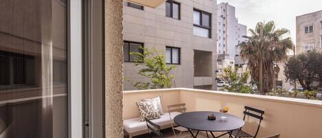 The Architect - 3 Bedrooms with Balcony | 露台/庭院