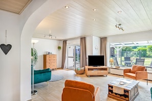 TV - Apartment 'Zipper' – Castle View Otzberg in the Odenwald (Otzberg)