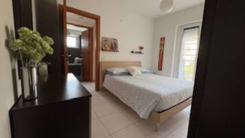 1 camera, ferro/asse da stiro, Wi-Fi, lenzuola