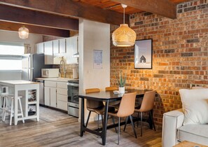 Dining - Updated 3BR Stowe Condo Near Mountain & Village (Stowe)