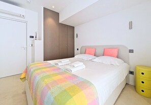 Iron/ironing board, free WiFi, bed sheets - New! N&J - STUDIO JULIE - Central Nice • AC • Walk to beach (Nice)