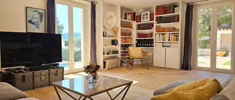 TV, books, stereo