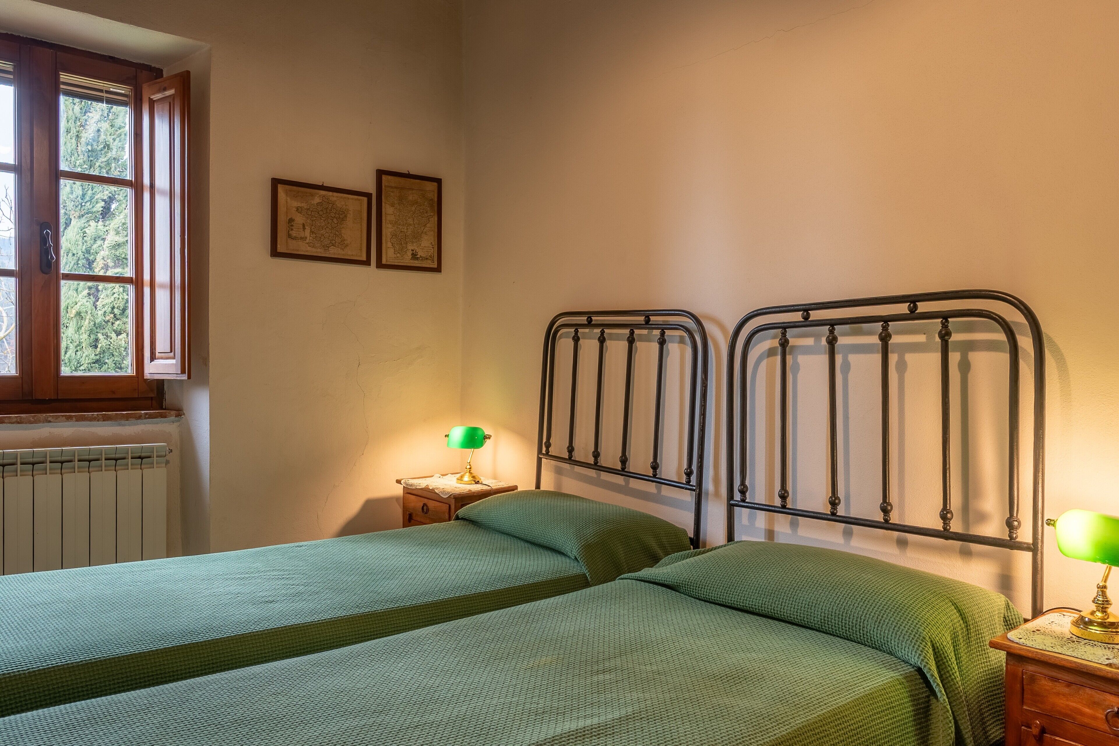 3 slaapkamers, een strijkplank/strijkijzer, wifi, beddengoed