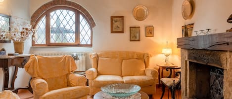 Fireplace, stereo