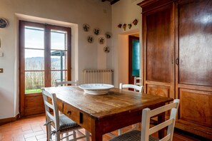 Dining - Villa Banditello, Secluded, Panoramic Views of Montepulciano Valley (Torrita di Siena)