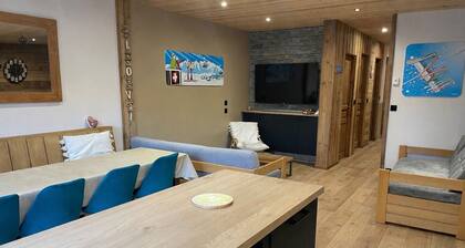 Appartement 15 personnes tout confort, proche pistes. Parkings