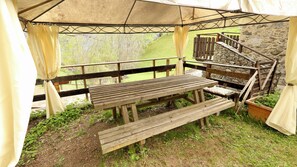 Outdoor dining - Baita Dai Nonni - La Vista Apartments (Famlonga)