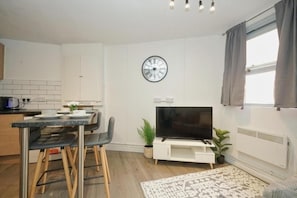 Dining - Manchester Arndale Apartment (Manchester)