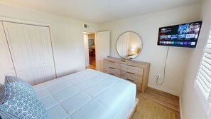 Iron/ironing board, free WiFi, bed sheets - Beautiful Ground Floor Venus 119 (Fort Walton Beach)