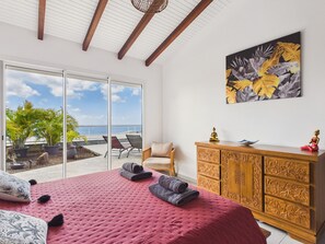 3 bedrooms, iron/ironing board, free WiFi, bed sheets - Single-storey house with pool & sea view, sleeps 6 (Sainte-Luce)